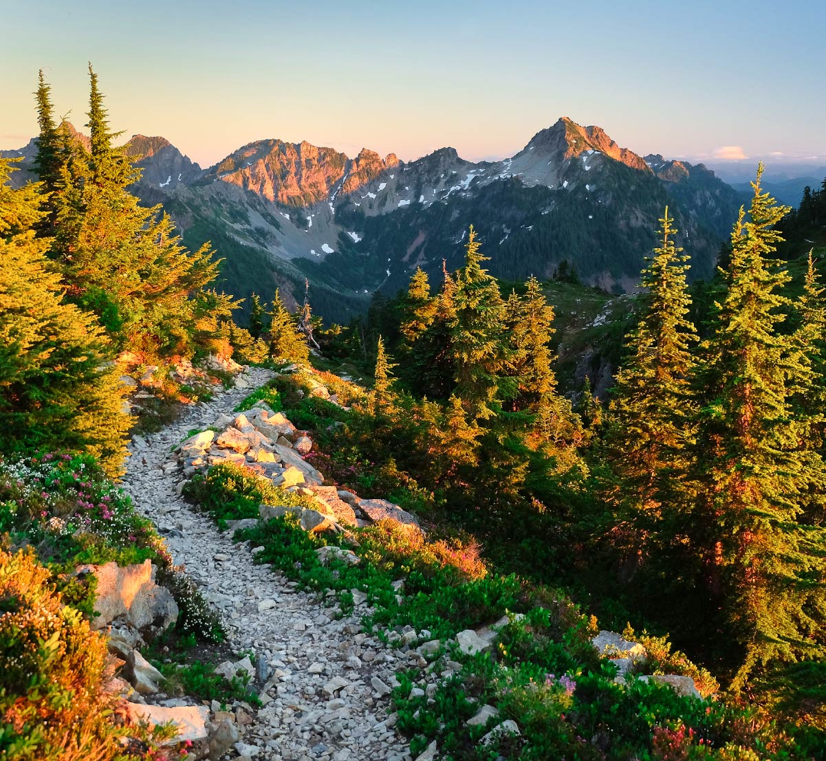 A mountain trail near Snoqualmie Pass in the fall.